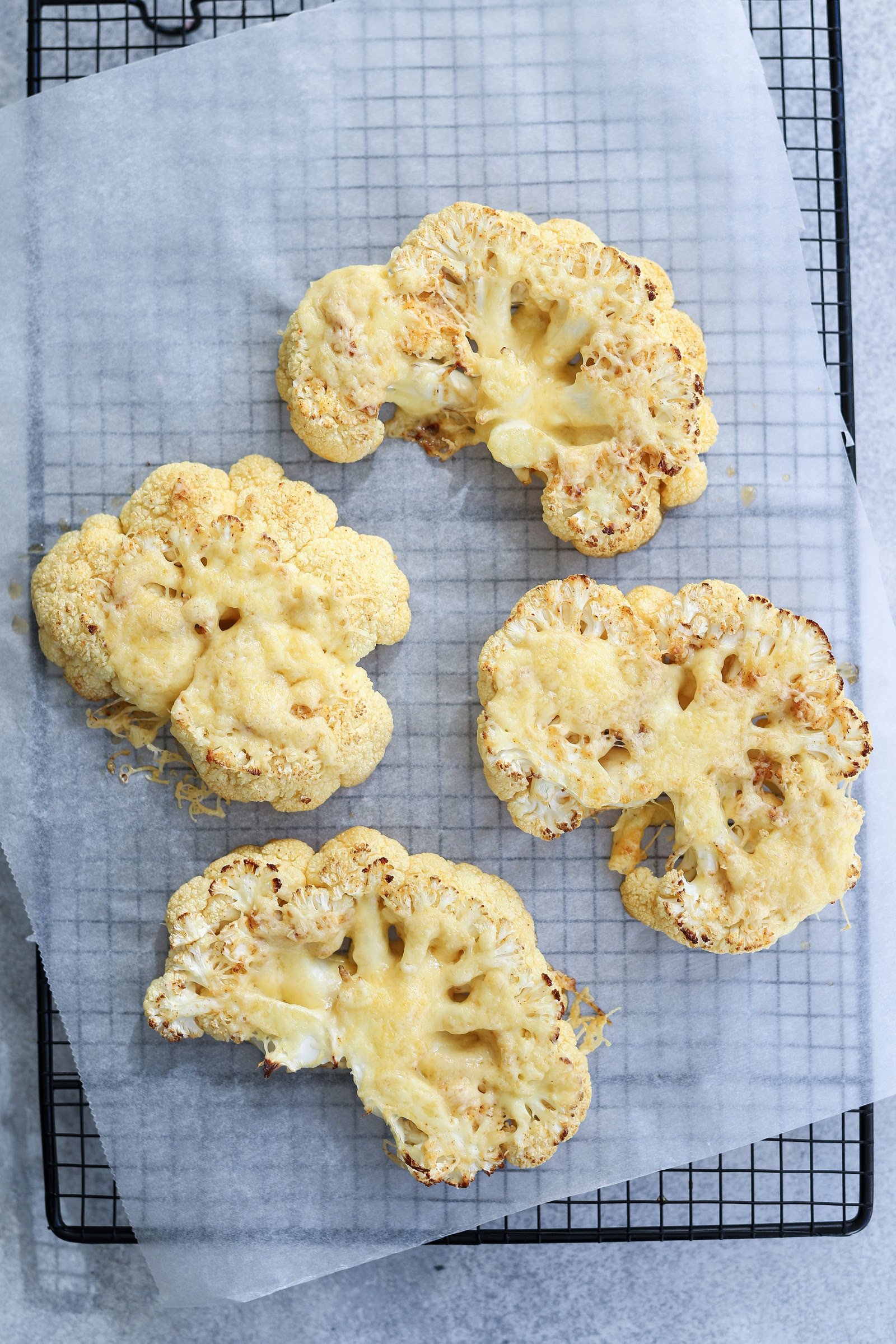 Cheesy cauliflower steaks