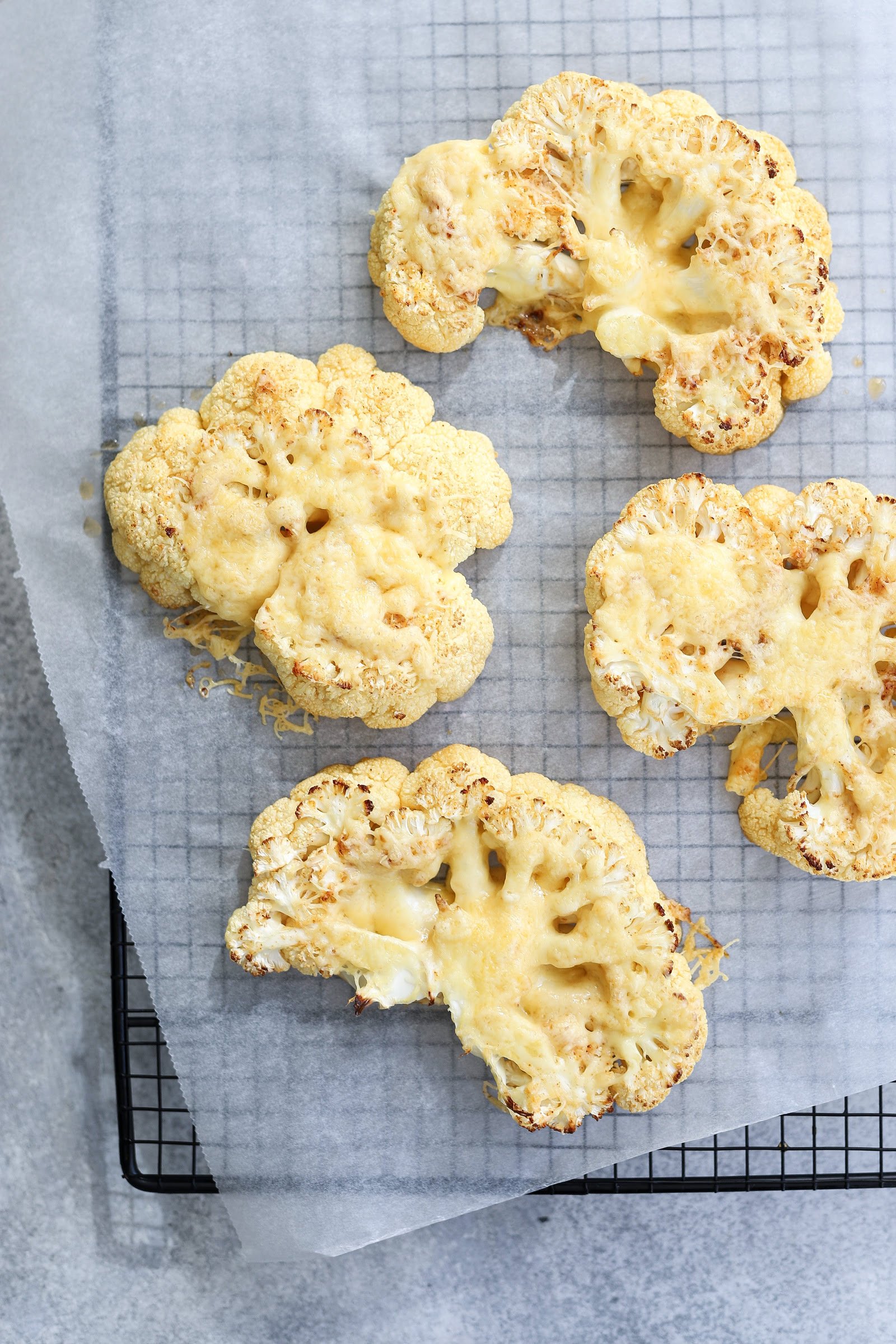 Cheesy cauliflower steaks